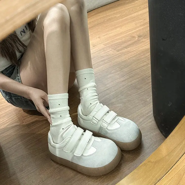 Retro Thick Soled White Shoes