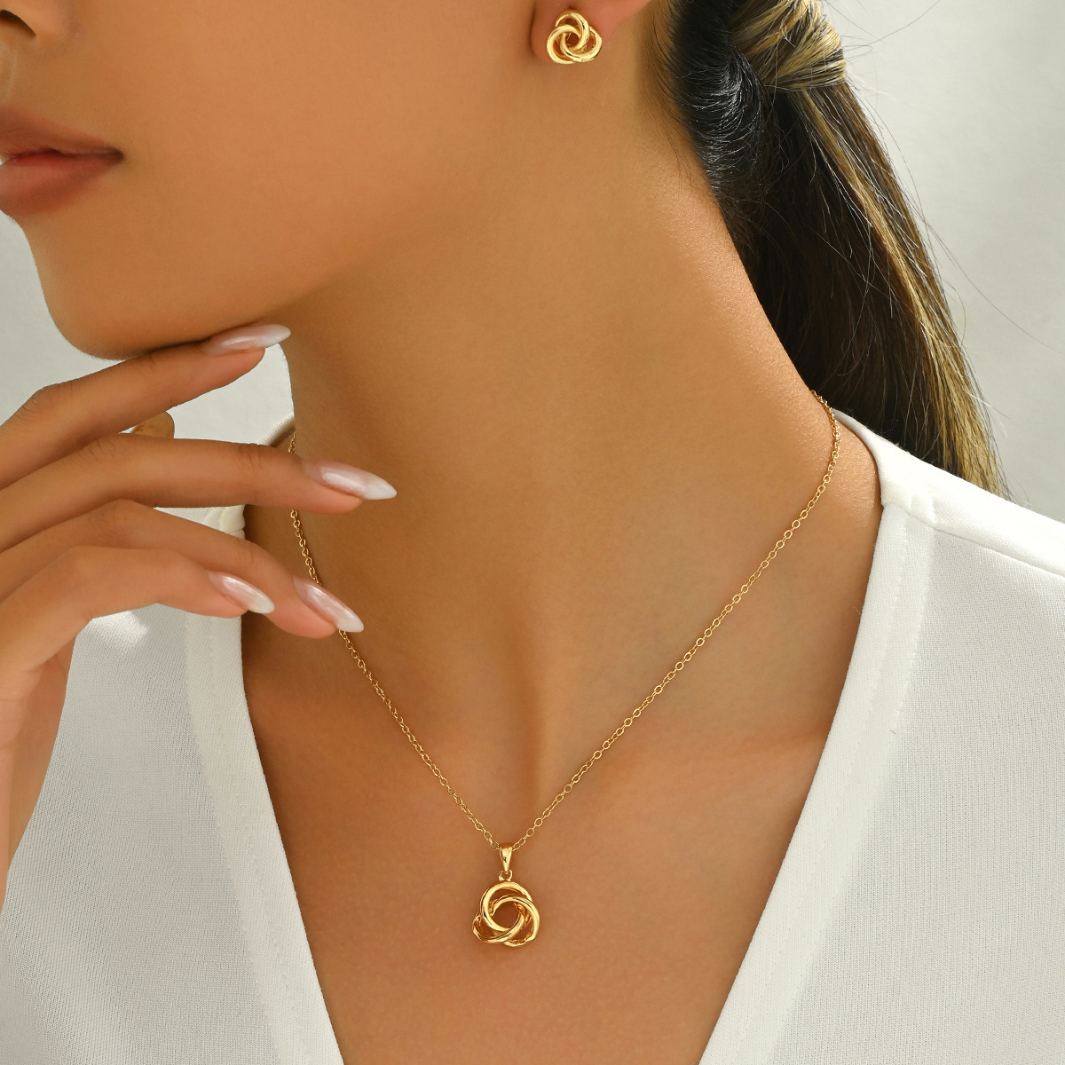 Cross-Border European Metal Style Jewelry Set For Women, Geometric Intertwined Circle Design Matching Earrings & Long Clavicle Necklace, Versatile Premium Neck Ear Jewelry