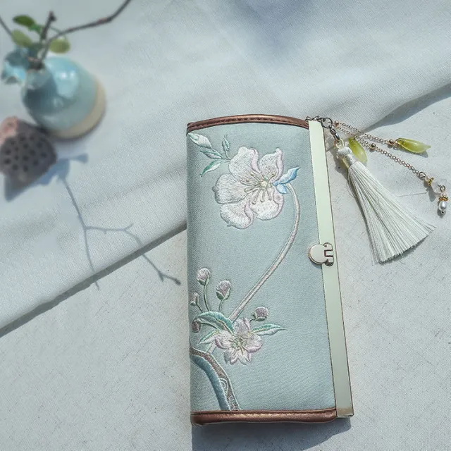 Women's Fashion Artistic Retro Embroidery Clutch Purse Flower And Leaf - Shop at LoveMi