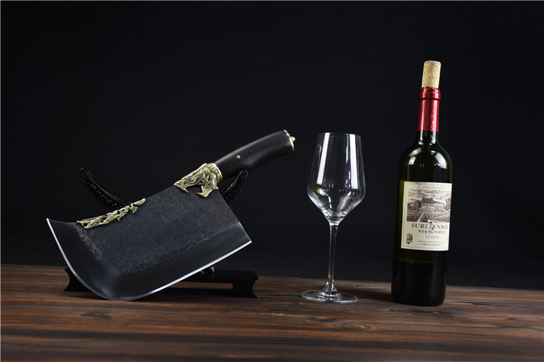 قاطع عظم بتصميم رأس النمر