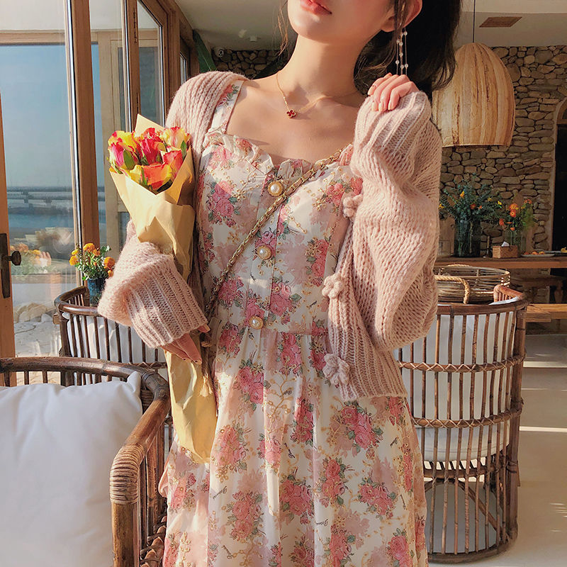 Chiffon Skirt With Wooden Ears And Floral Dress With Sling