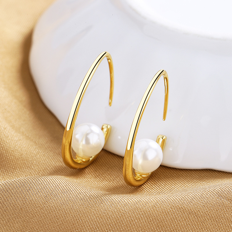 Women's Fashion Simple Curved Hook Pearl Earrings