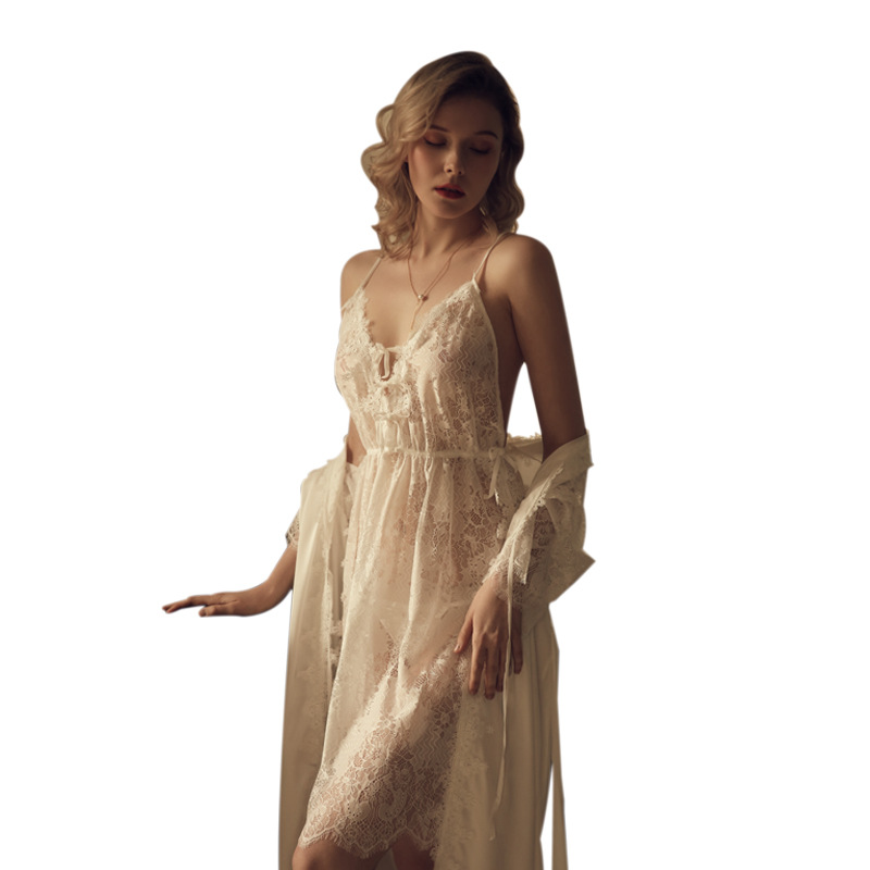 Title 1, Lace V-neck strap gown