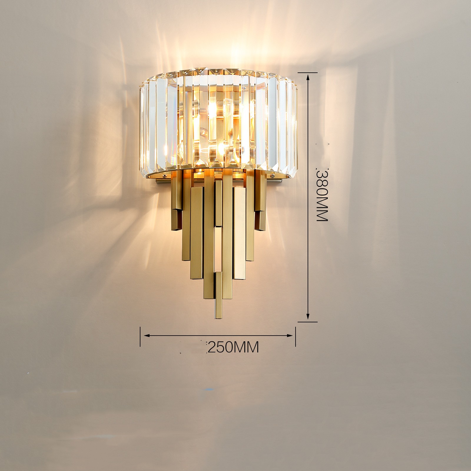 B wall lamp