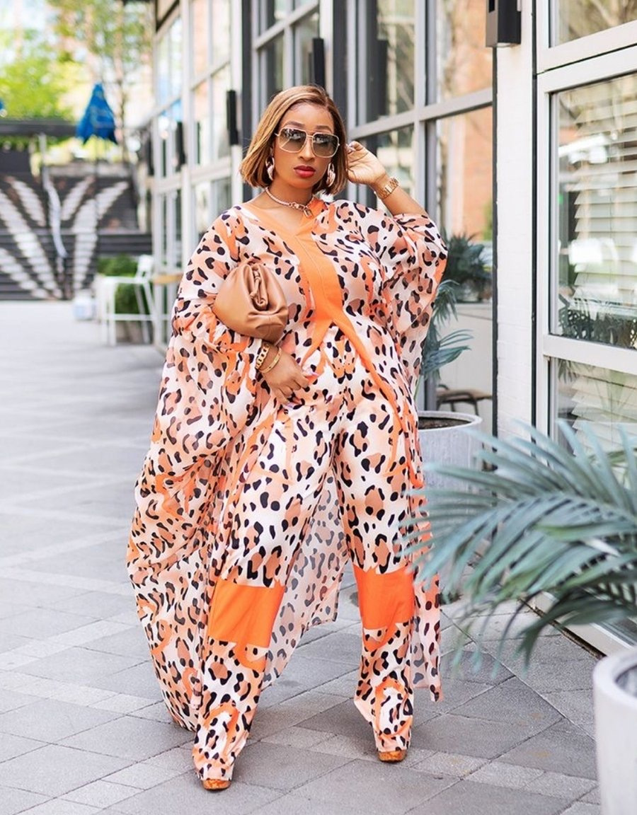 Ensemble robe et pantalon de couleur africaine