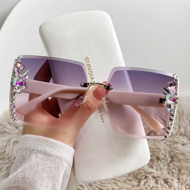 Women's New Fashion Diamond Sunglasses - Image 2