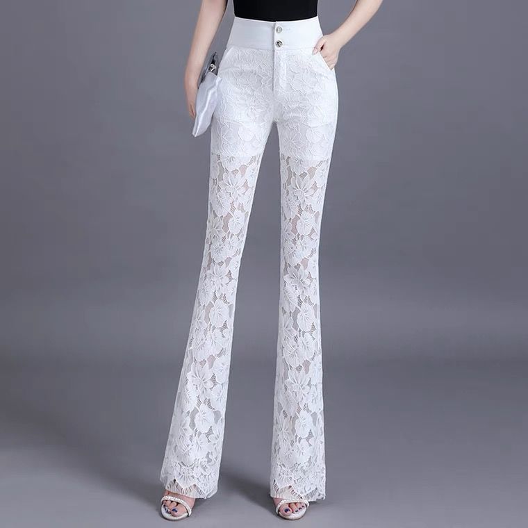 Title 4, Pantalon flare en dentelle blanche taille haute...