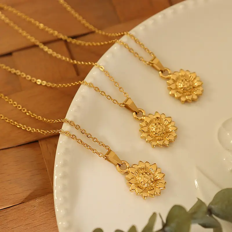 Xiaoxiangfeng Niche Design Feeling Warm Sun Flower Pendant Necklace