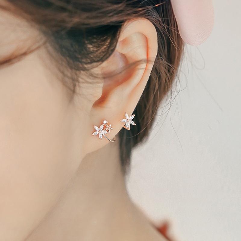 Women's Sweet Temperament Flower Earrings Sterling Silver