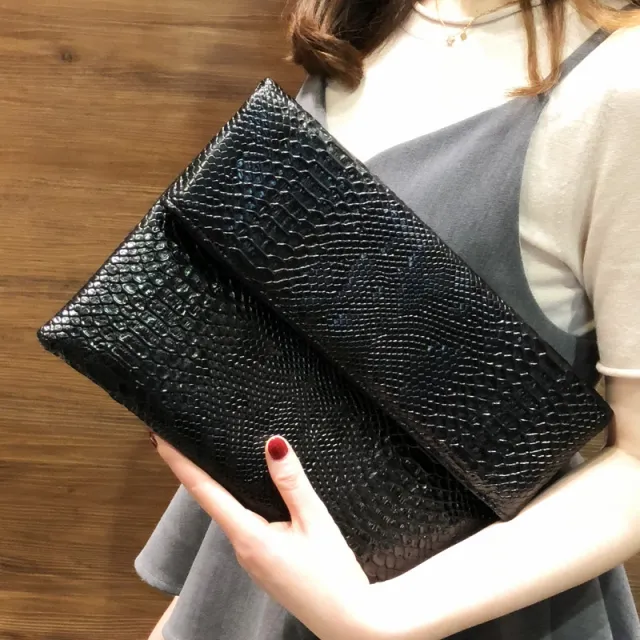 Female Snake Print Clutch All match Large Capacity Black - Shop at LoveMi