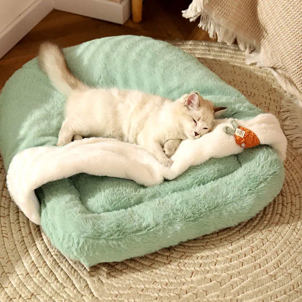 Winter Warm Four Seasons Universal Cat Sleeping