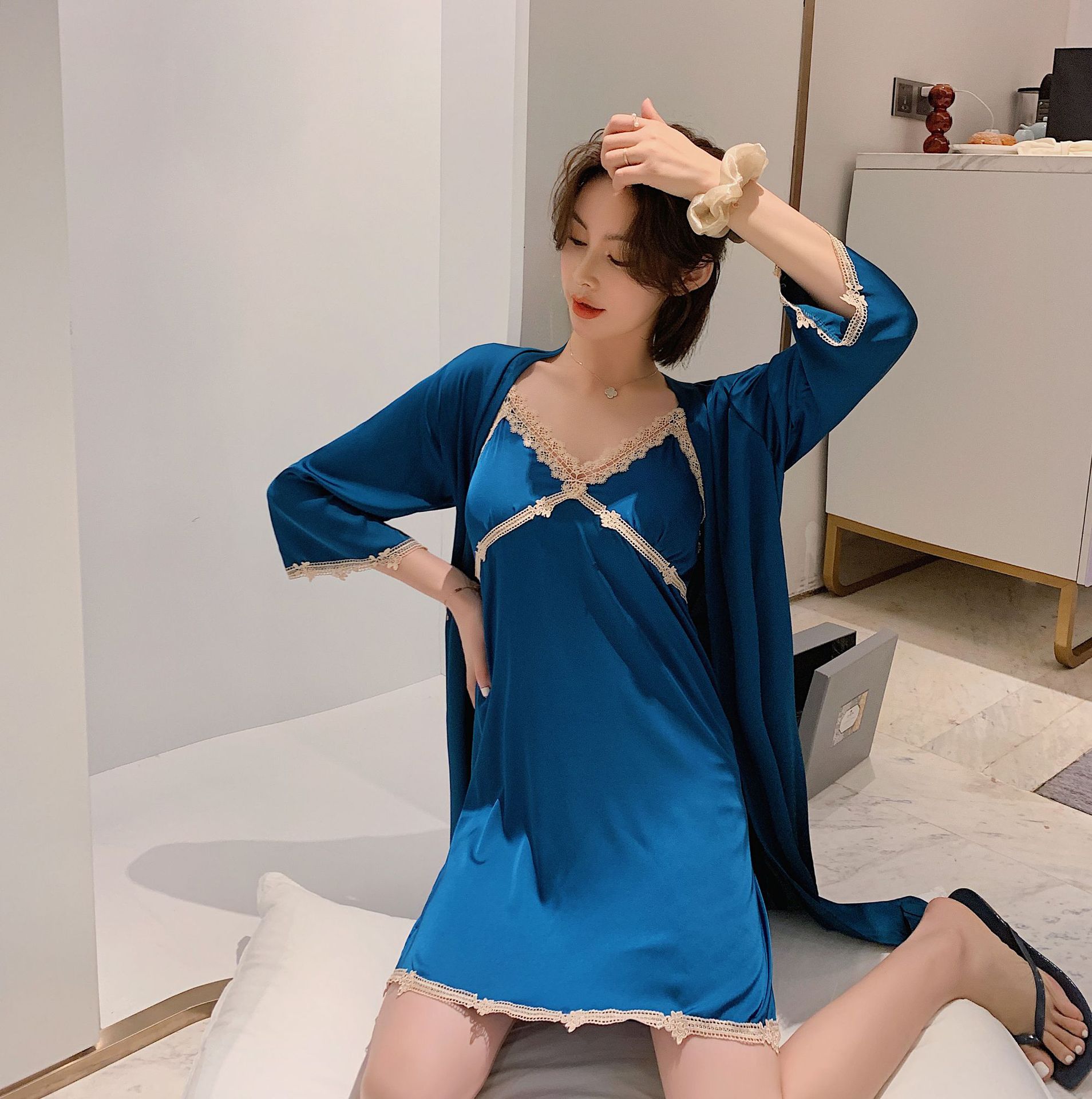 بيجاما نسائية جديدة بحمالة وصلابة صدر وقسم رفيع