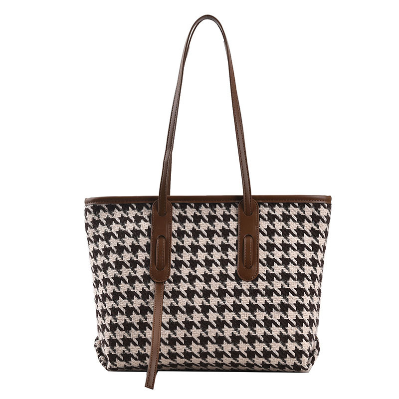 Large houndstooth brown