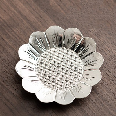 Sunflower coaster silver white