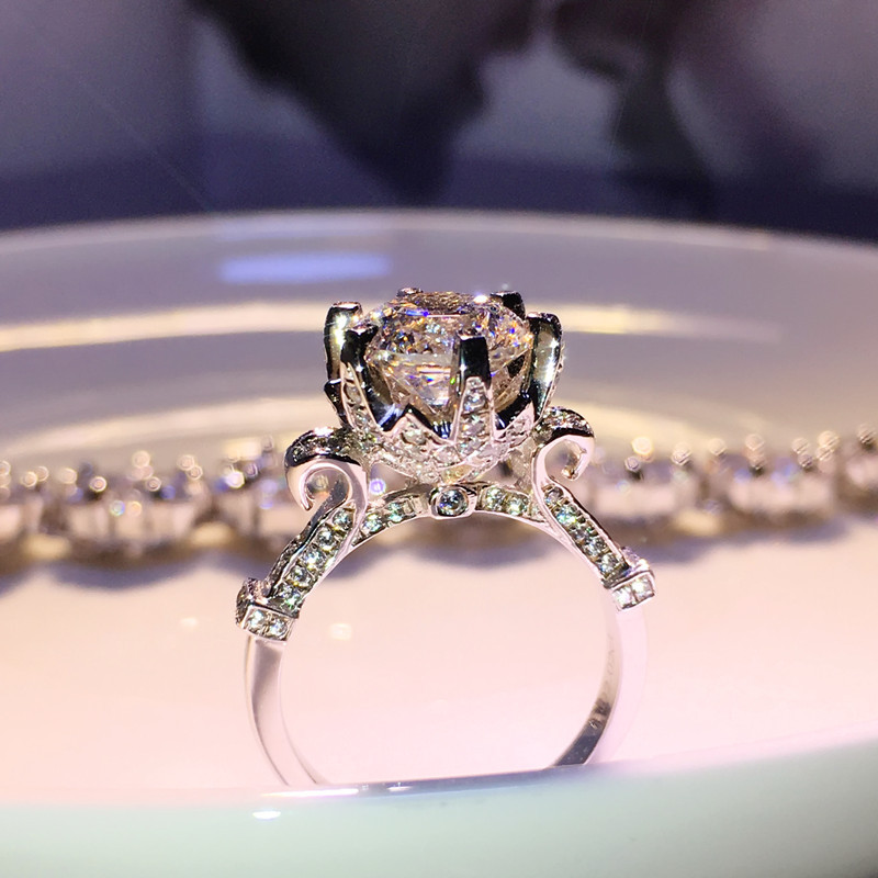 High Quality Inlaid Carat Exaggerated Round Diamond Platinum Plated Diamond Ring
