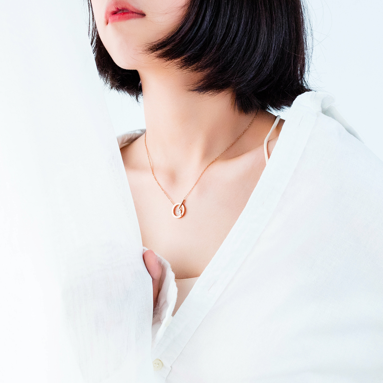 Fashion Titanium Steel Love Heart Diamond Roman Numeral Round Necklace Rose Gold Plated Clavicle Chain