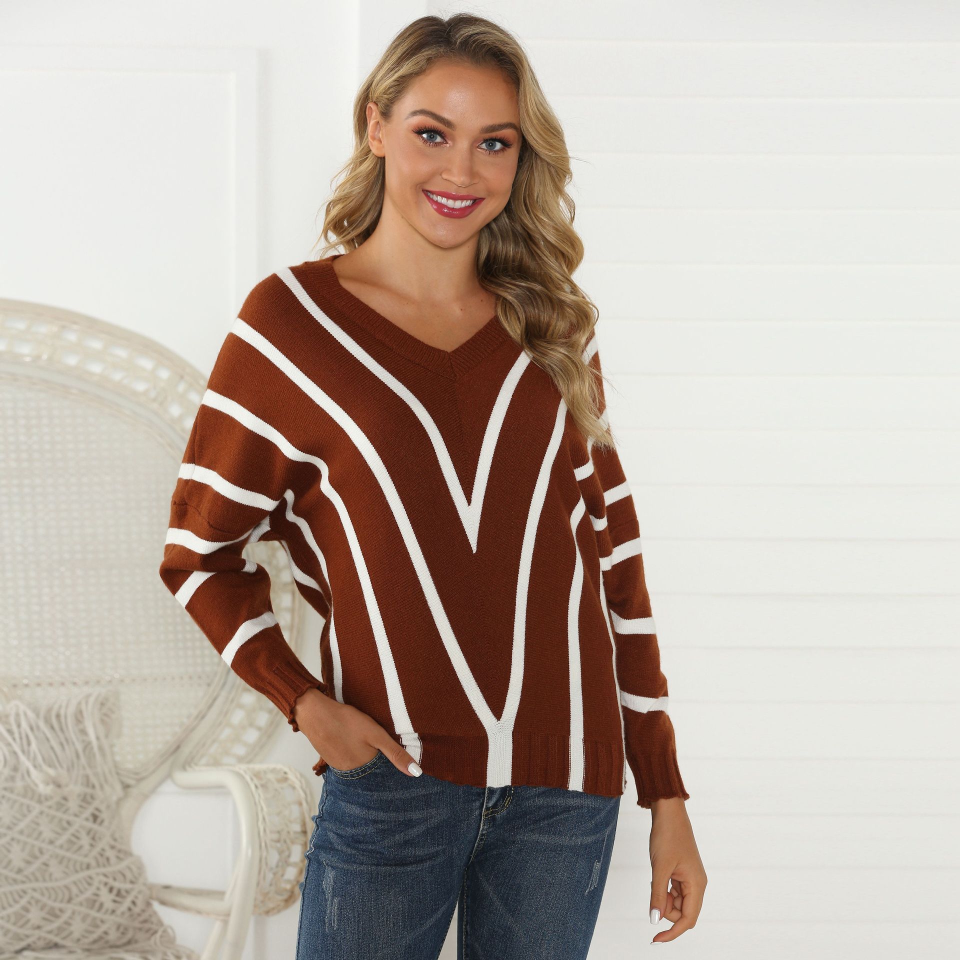 V-neck Contrast Striped Stretch Sweater Women's Knit Sweater