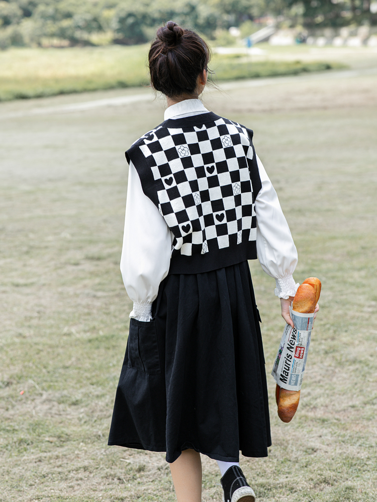 Women's Vintage V-neck Checkerboard Knitted Vest