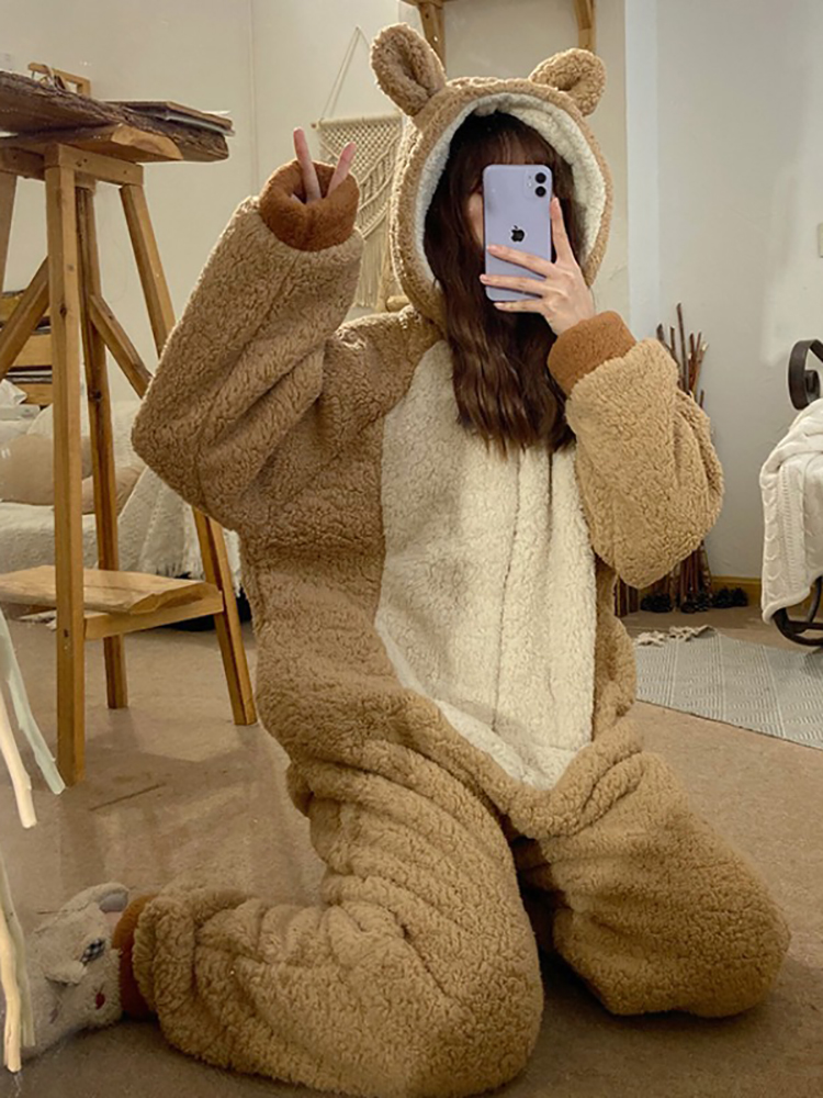 Title 4, Pijama de urso de pelúcia