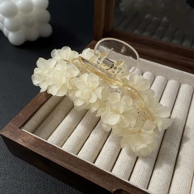 Elegant Handmade Flower Grip Clip For Women In Summer Hand Woven Flower Grip - Shop at LoveMi