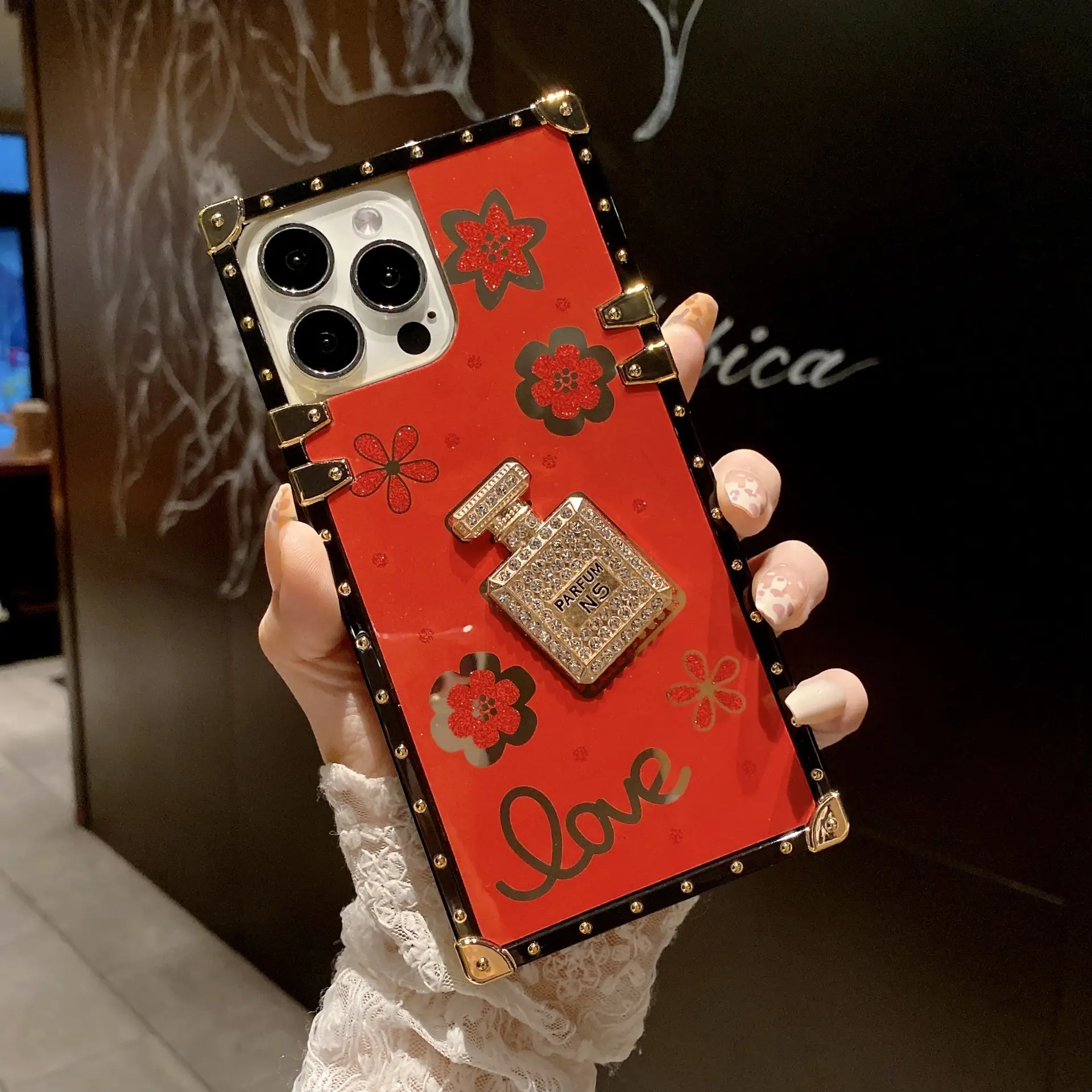 Three Dimensional Diamond-encrusted Perfume Bottle Four Corners Anti-fall Phone Case
