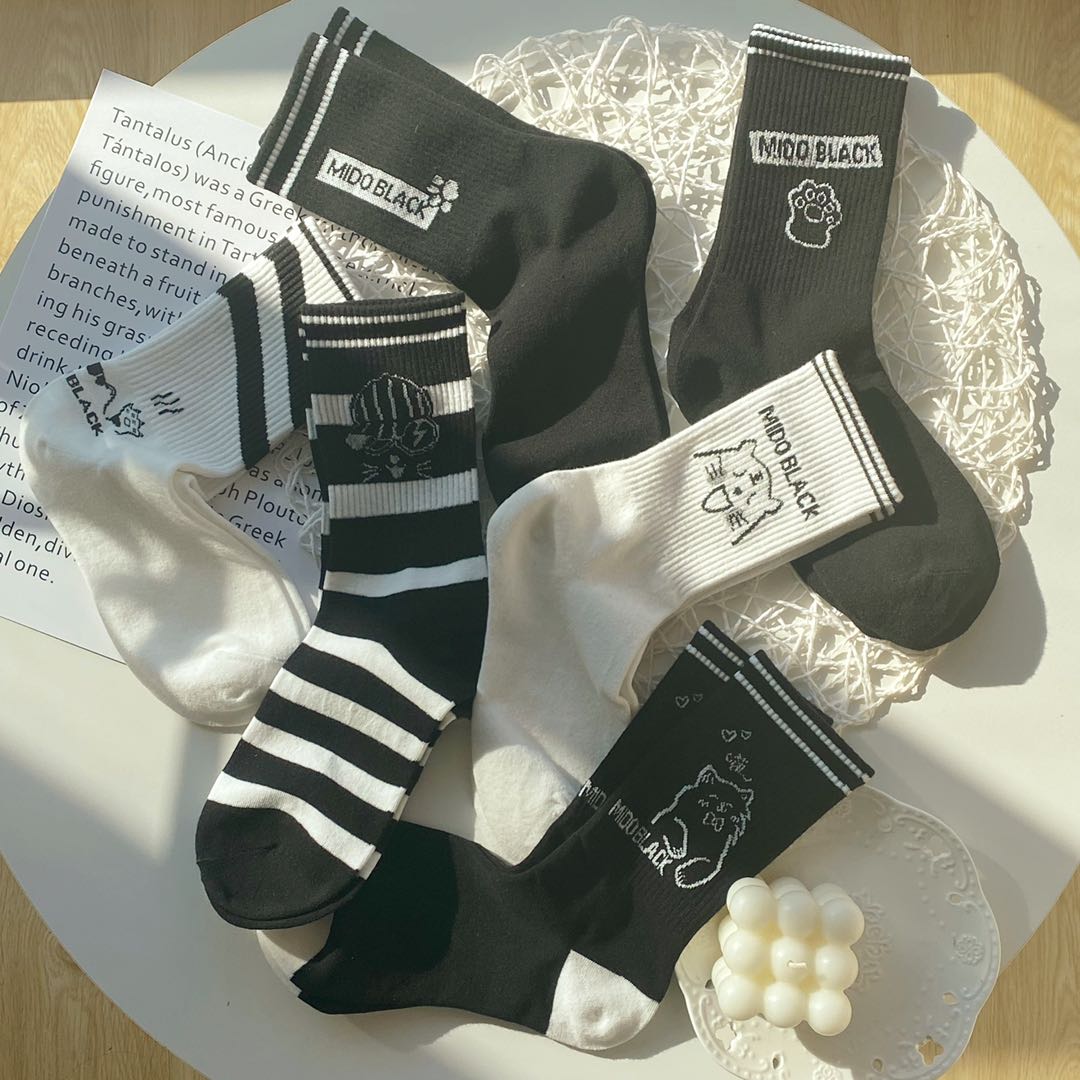 Title 4, Black And White Socks In Women