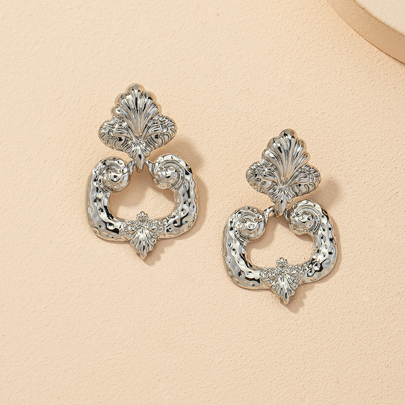 1 Pair Of Metal Texture Earrings