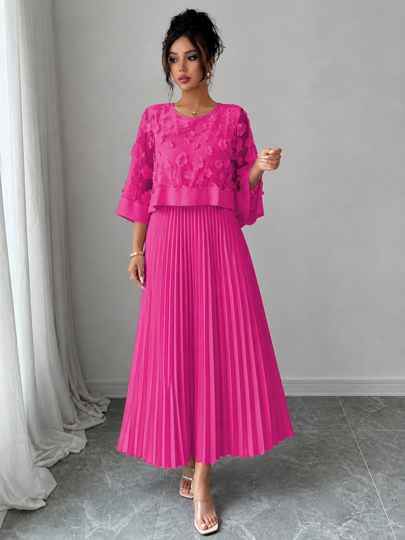 Elegant A-line Pleated Dress With Appliqued Mesh Paneling, Vacation Outfits Women, Summer Outfits For Women — foto 4