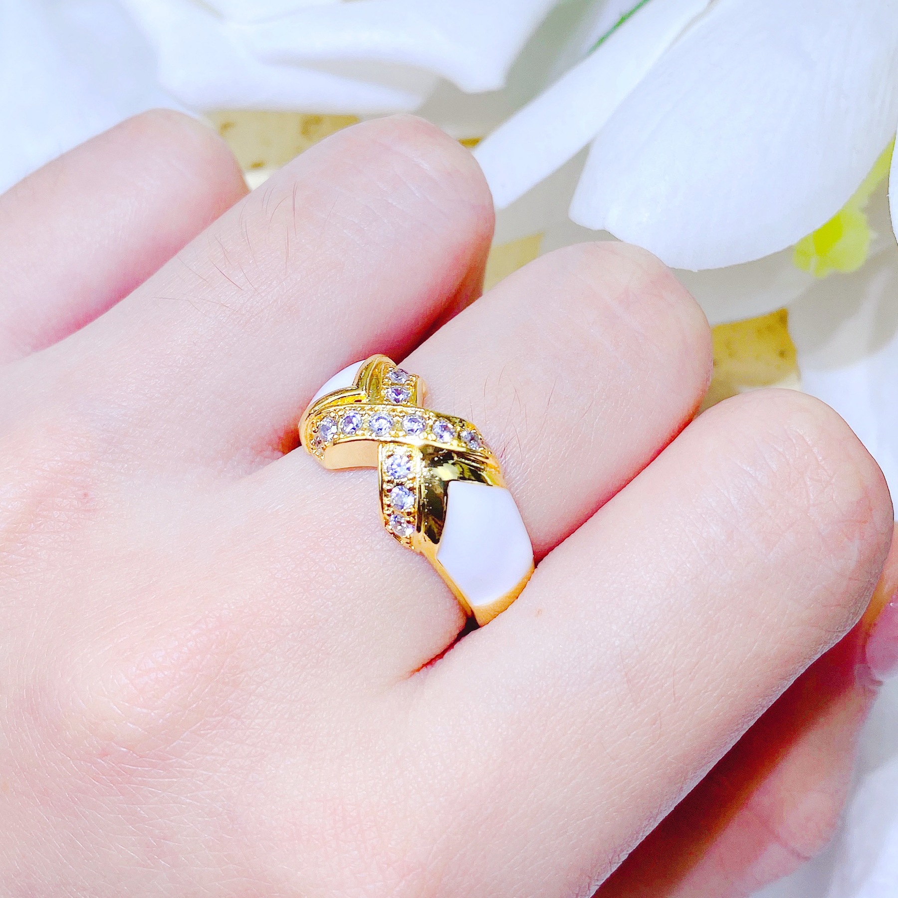 Retro Fashion And Personalized Women's Ring - Image 2