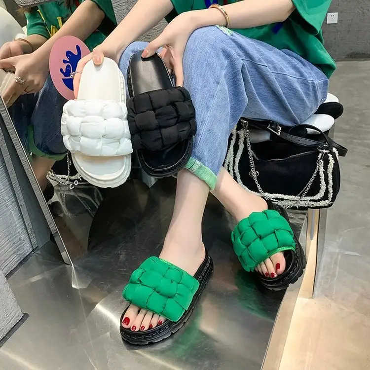Women's New Summer Thick Bottomed Bread Woven Slippers
