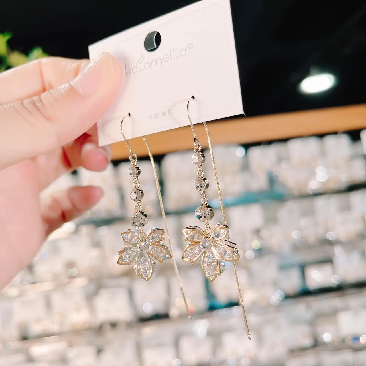 Women's Zircon Maple Leaf Tassel Earrings