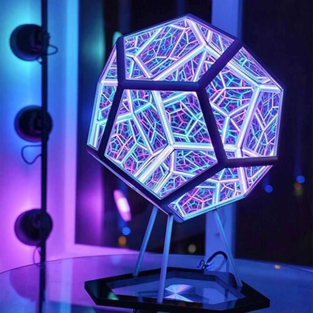 Plug-In Dodecahedral Night Light, picture 2 of 2