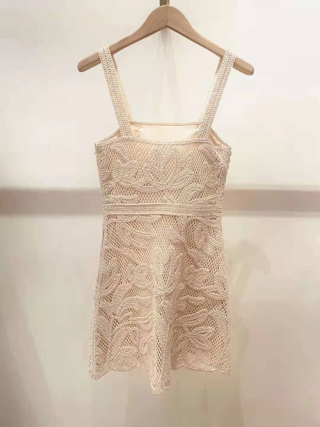 Water-soluble Embroidery Hollow Lace Heavy Industry Was Thin Short Dress