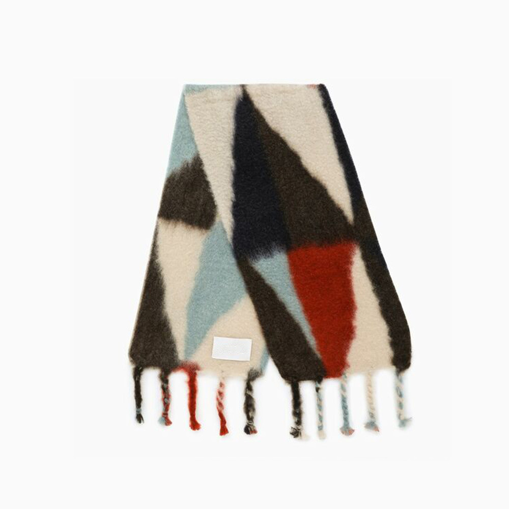 وشاح نسائي جديد منقوش بتطريز هندسي مثلث