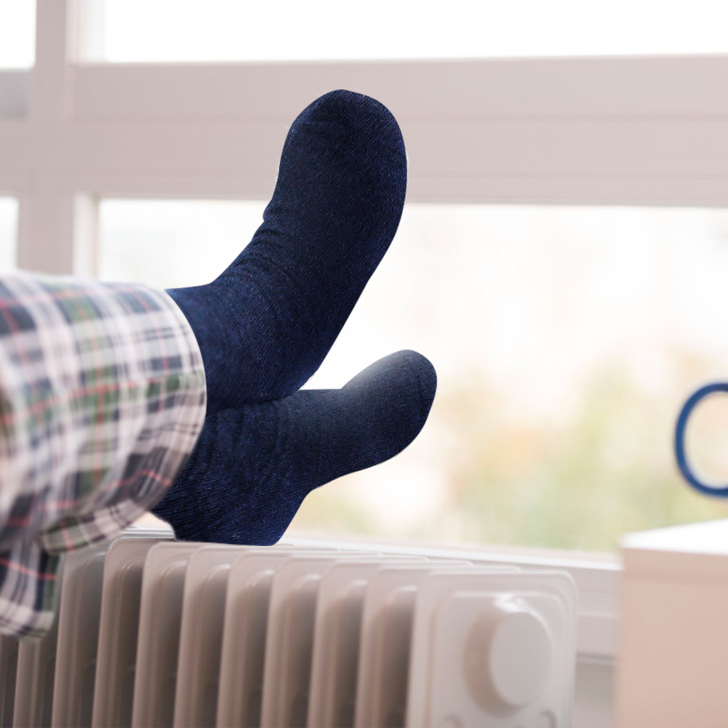 3 Color Options -- 3 Pairs Men Warm Wool Socks Soft Cozy Winter Thermal Socks For Men Thick Heat-Trapping Moisture Wicking Socks Indoor Outdoor — foto 9