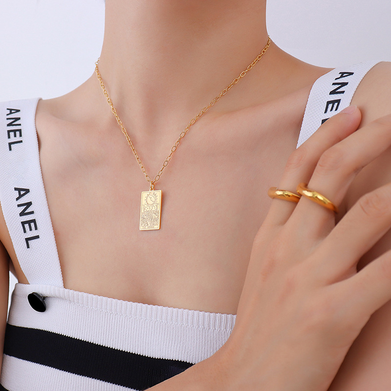 Necklace Men's And Women's Retro Style Embossed Sun