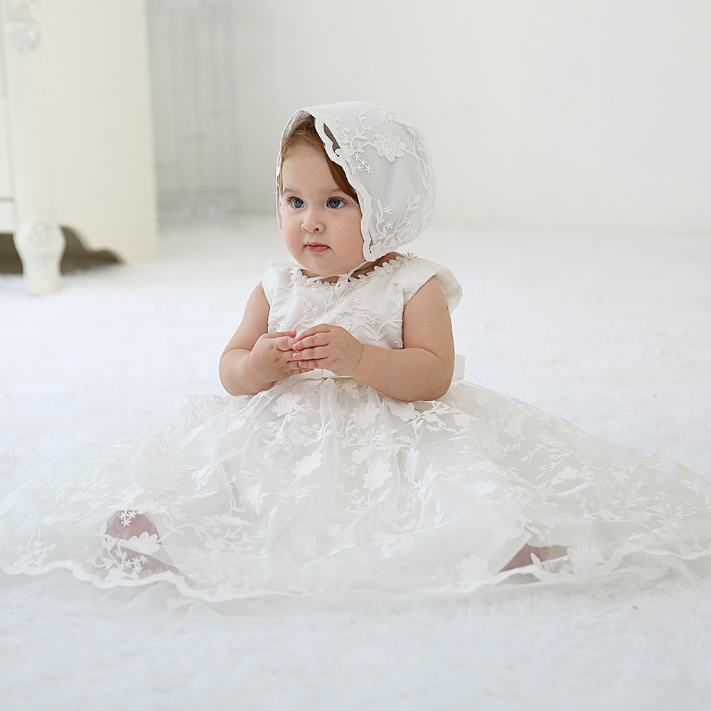 Lace Dress and Hat, picture 4 of 5