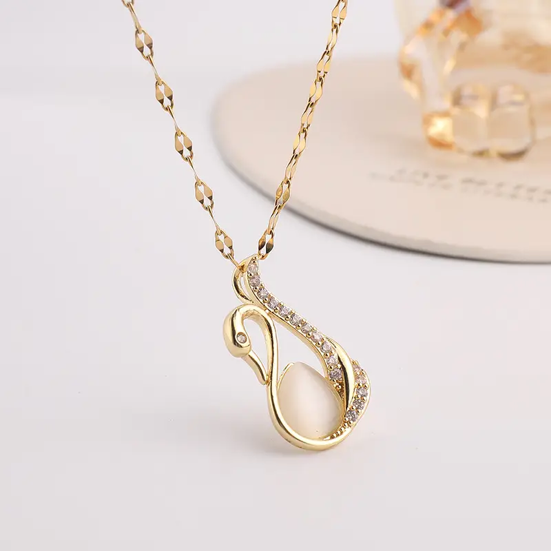 Simple Temperament Natural Swan Diamond Necklace Female