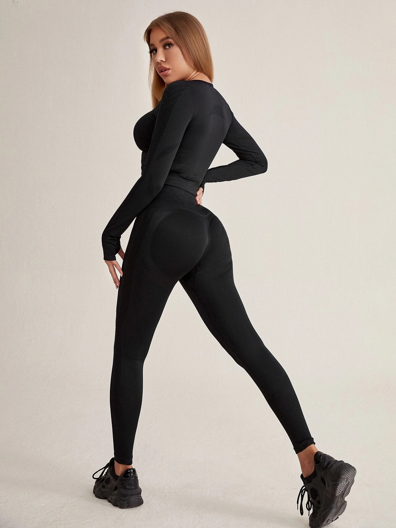 Tight Fitting High Stretch Seamless Yoga Wear