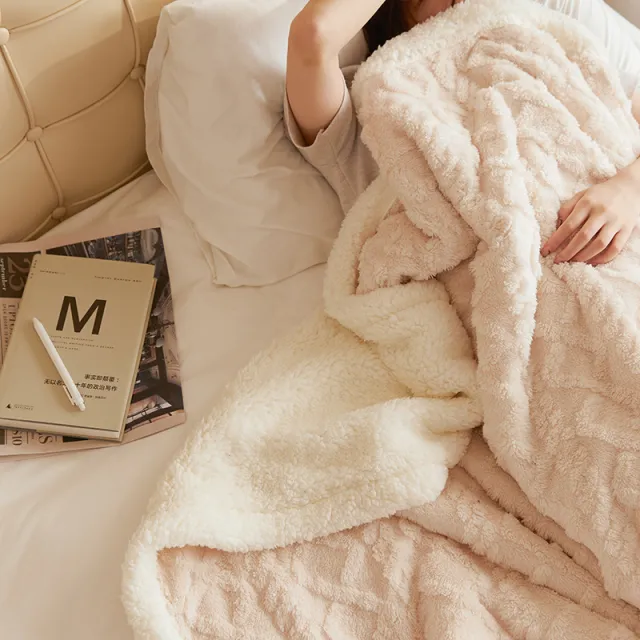 Autumn And Winter Warm Girl Heart Lamb Velvet Blanket Rice Apricot - Shop at LoveMi