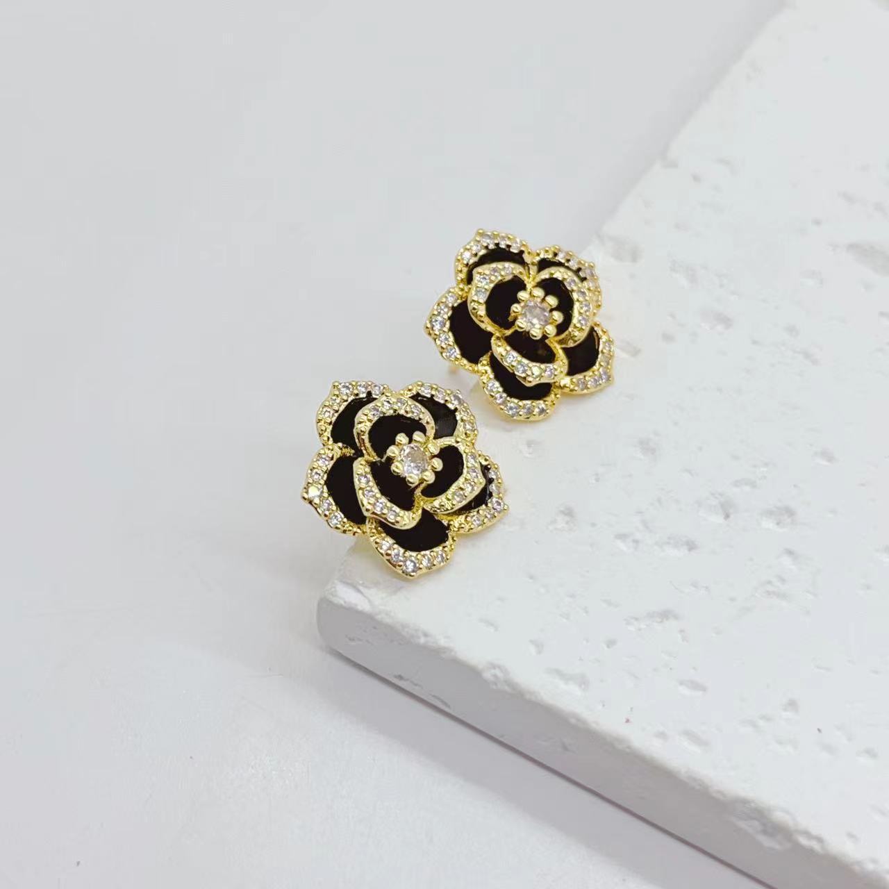 Real Gold Rose Light Luxury Fashionable Earring Necklace