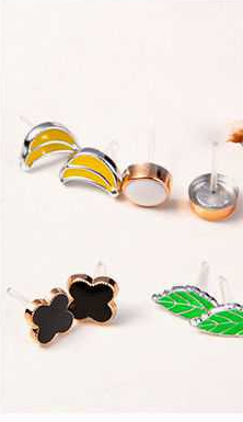 Peach Heart Box 36 Pairs Of Plastic Stud Earrings