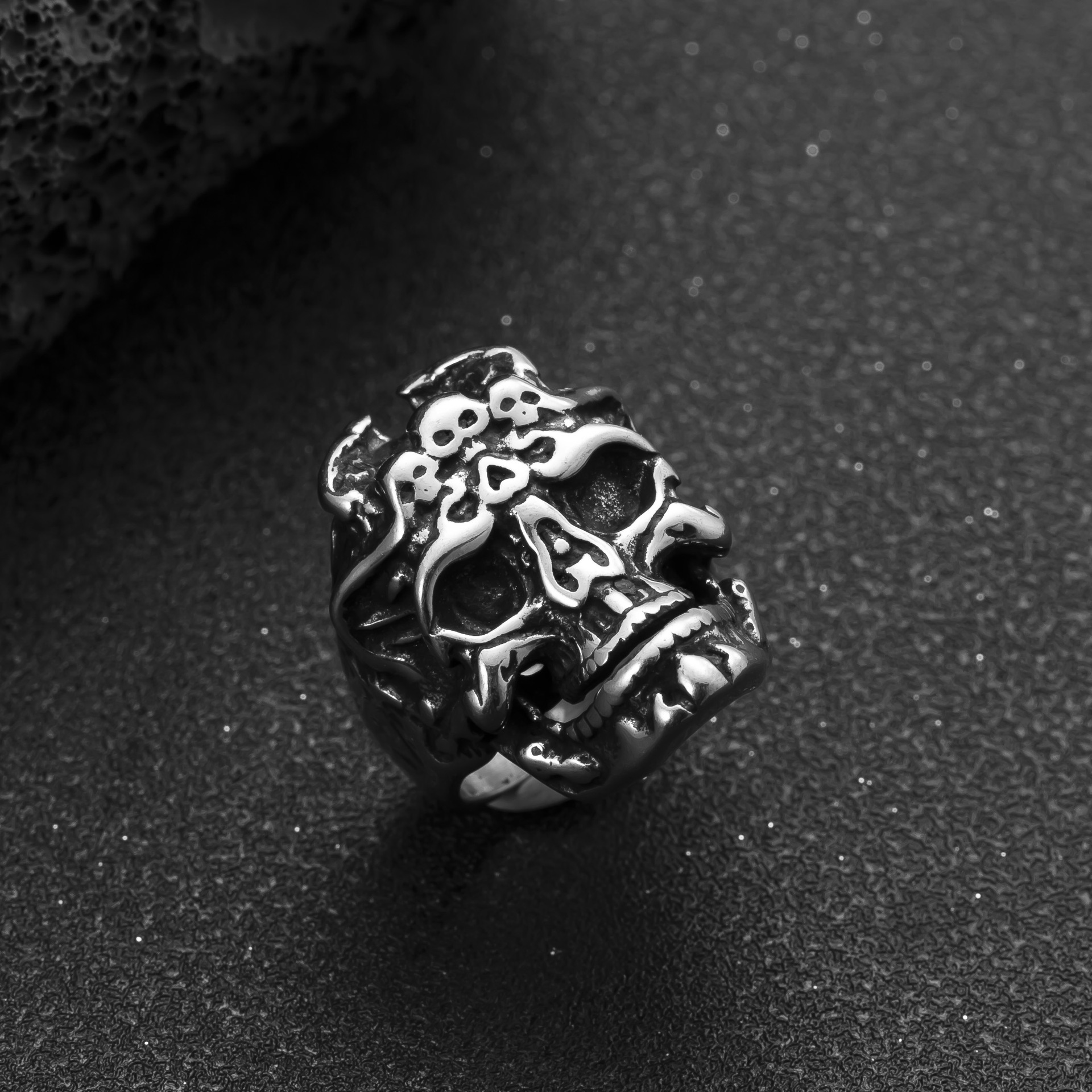 Bague Crâne Or — vue 5