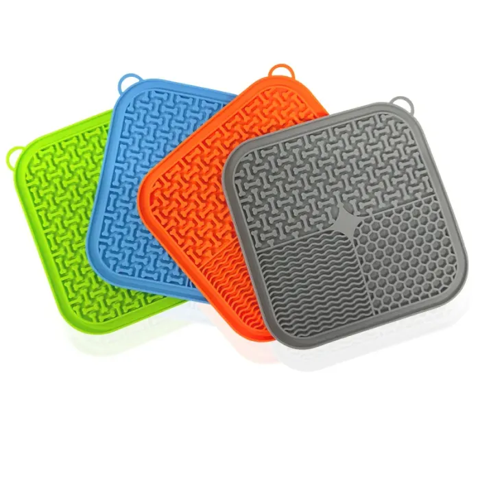 Dog Lick Mat with Suction Cups - detail photo 2