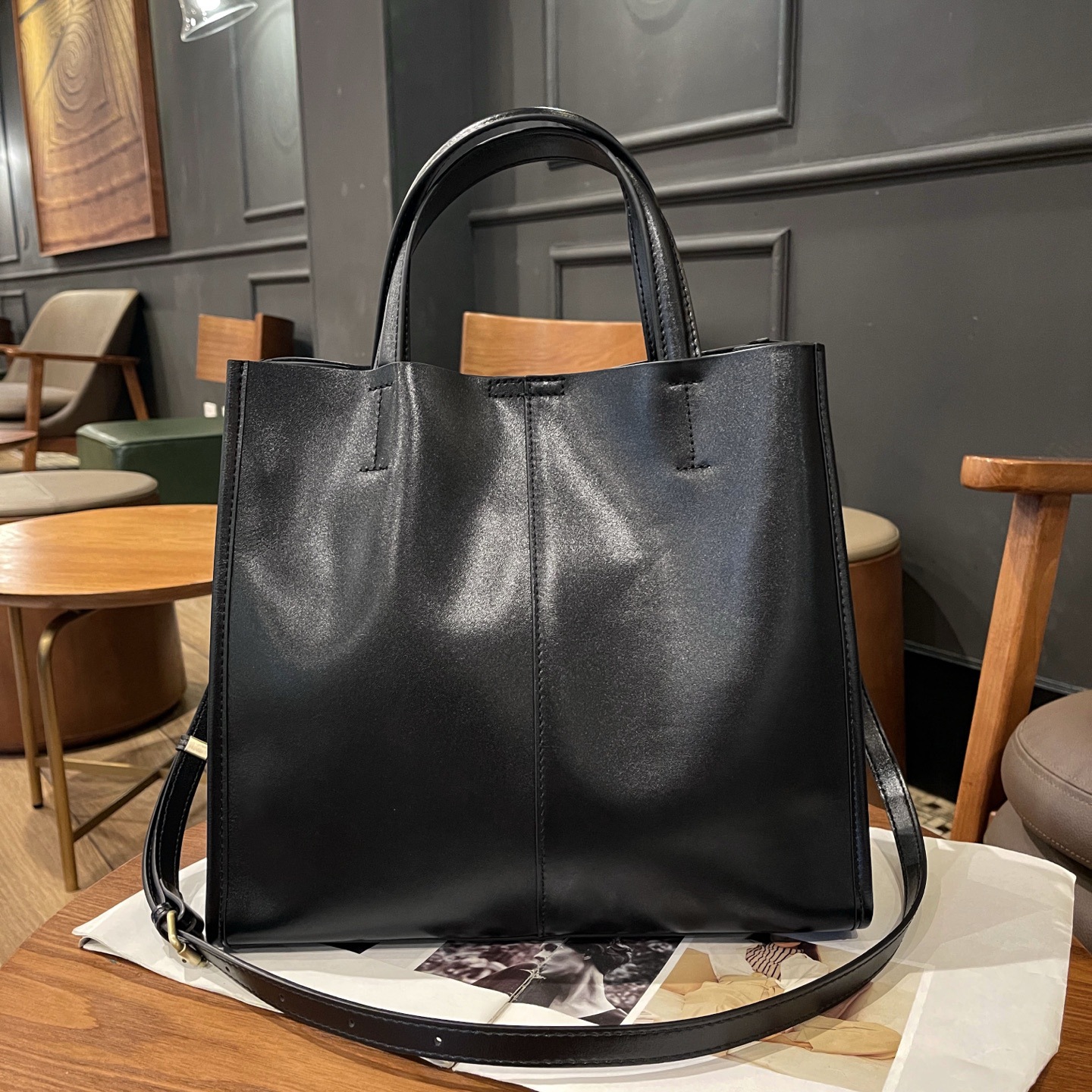 Commute First-layer Cowhide Tote Bag, Premium Leather Single-shoulder Bucket Bag For Women, Simple And Versatile Large Bag 5