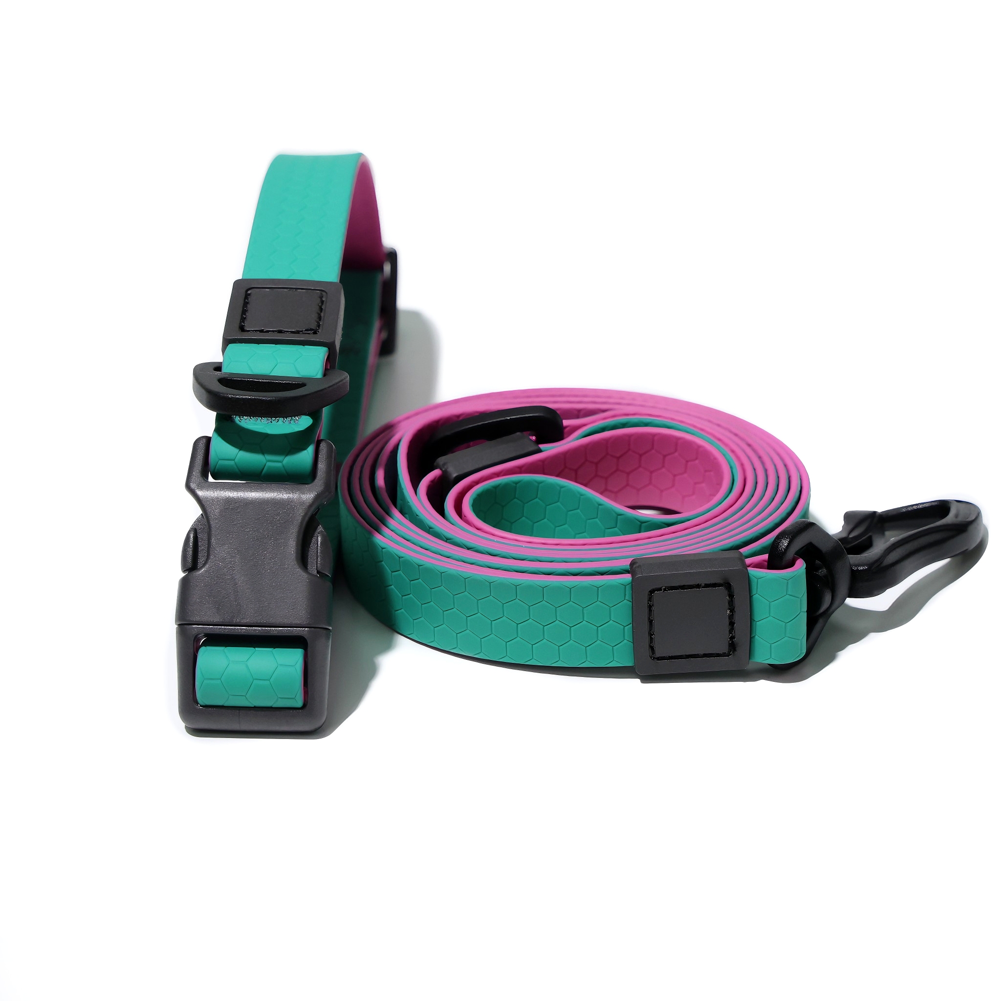 Honeycomb Embossed Dual Color Pet Leash Set Is Stylish And Fashionable. The Embossed Surface Enhances The Leash's Grip, Preventing Slippage When He... Greenpurpler - Shop at LoveMi
