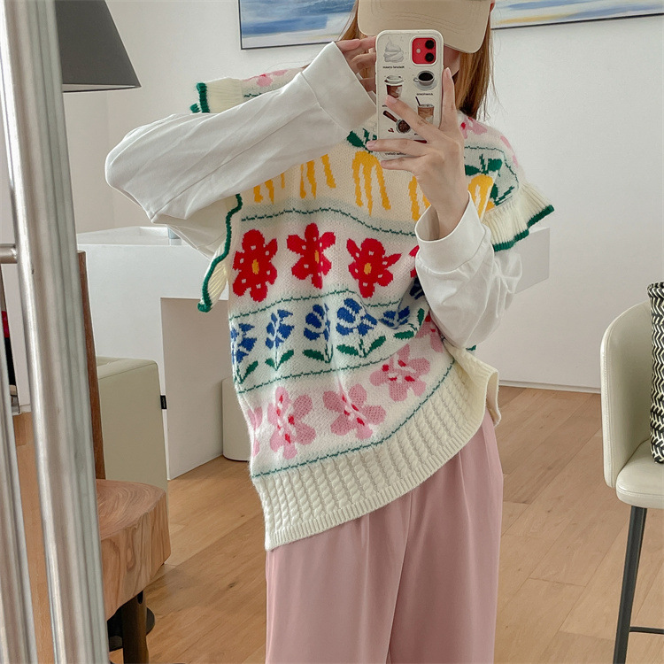 Women's Design Vintage Round Neck Knitted Vest