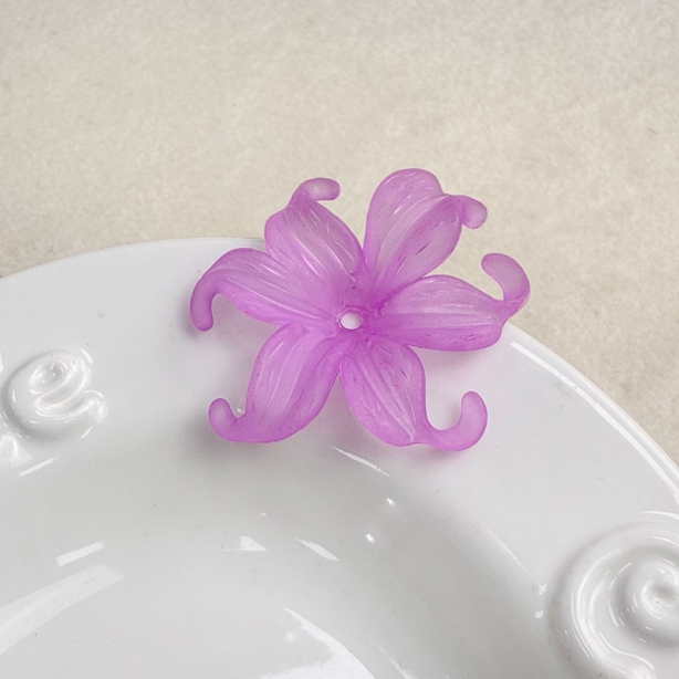 Matte Acrylic Curled Petal Iris Charms, Translucent Frosted Center-Drilled Spacers For DIY Vintage Hair Sticks, Earrings & Pendant Crafts.