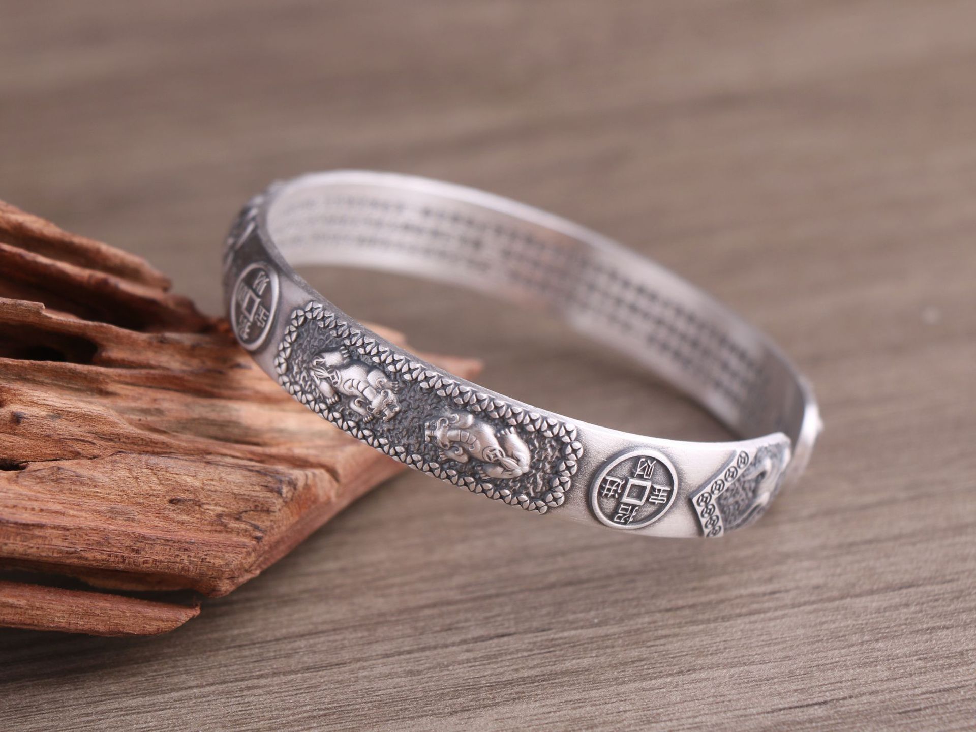 Title 1, 999 Sterling Silver Ethnic Stile Lucki Pikiu Go...