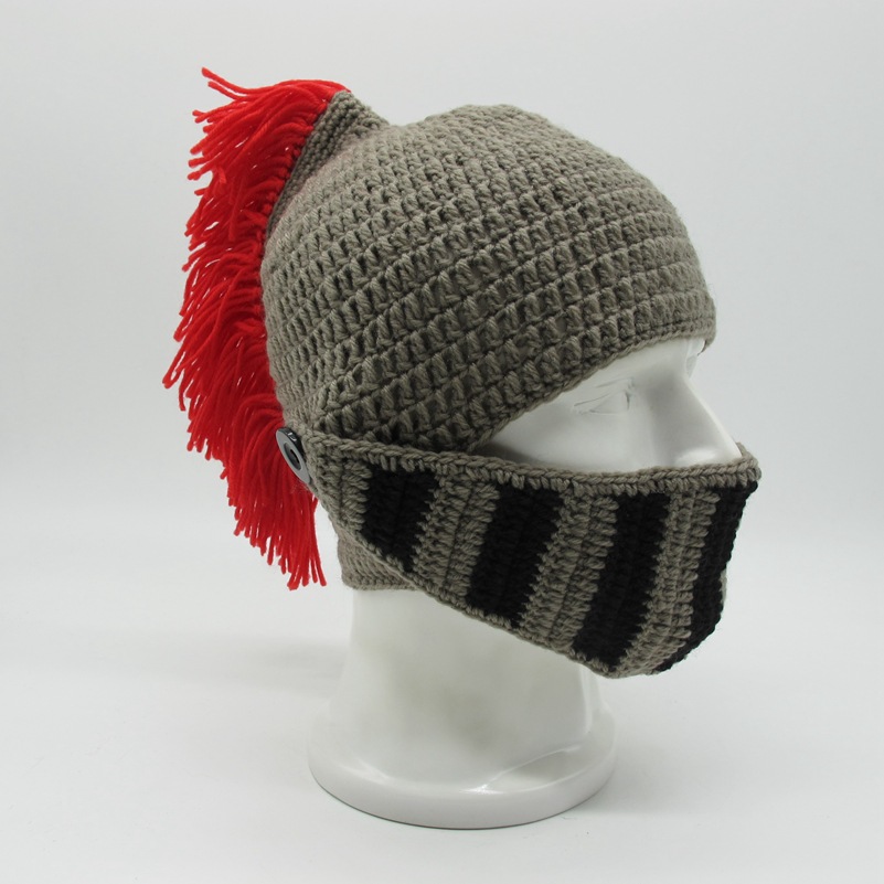Funny Hat Creative Hand-woven Knight Hat Helmet Shape — foto 3